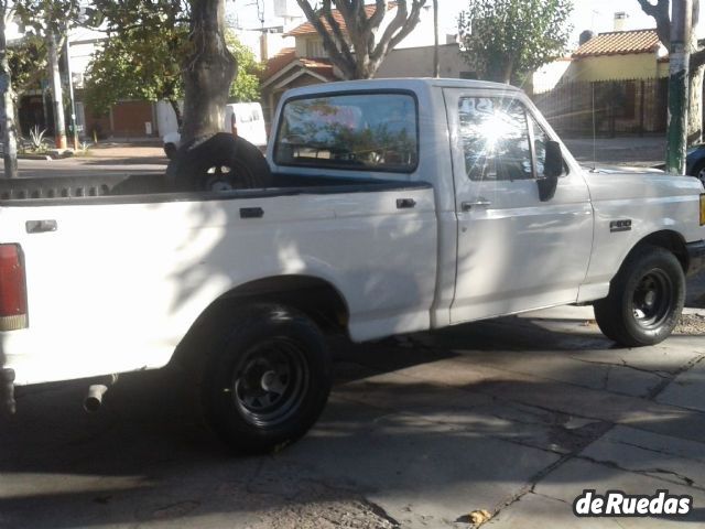 Ford F-100 Usada en Mendoza, deRuedas
