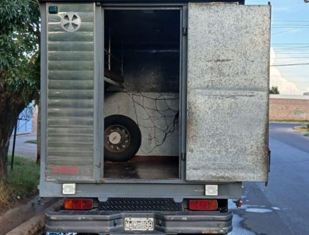 Ford F-100 Usada en Mendoza, deRuedas