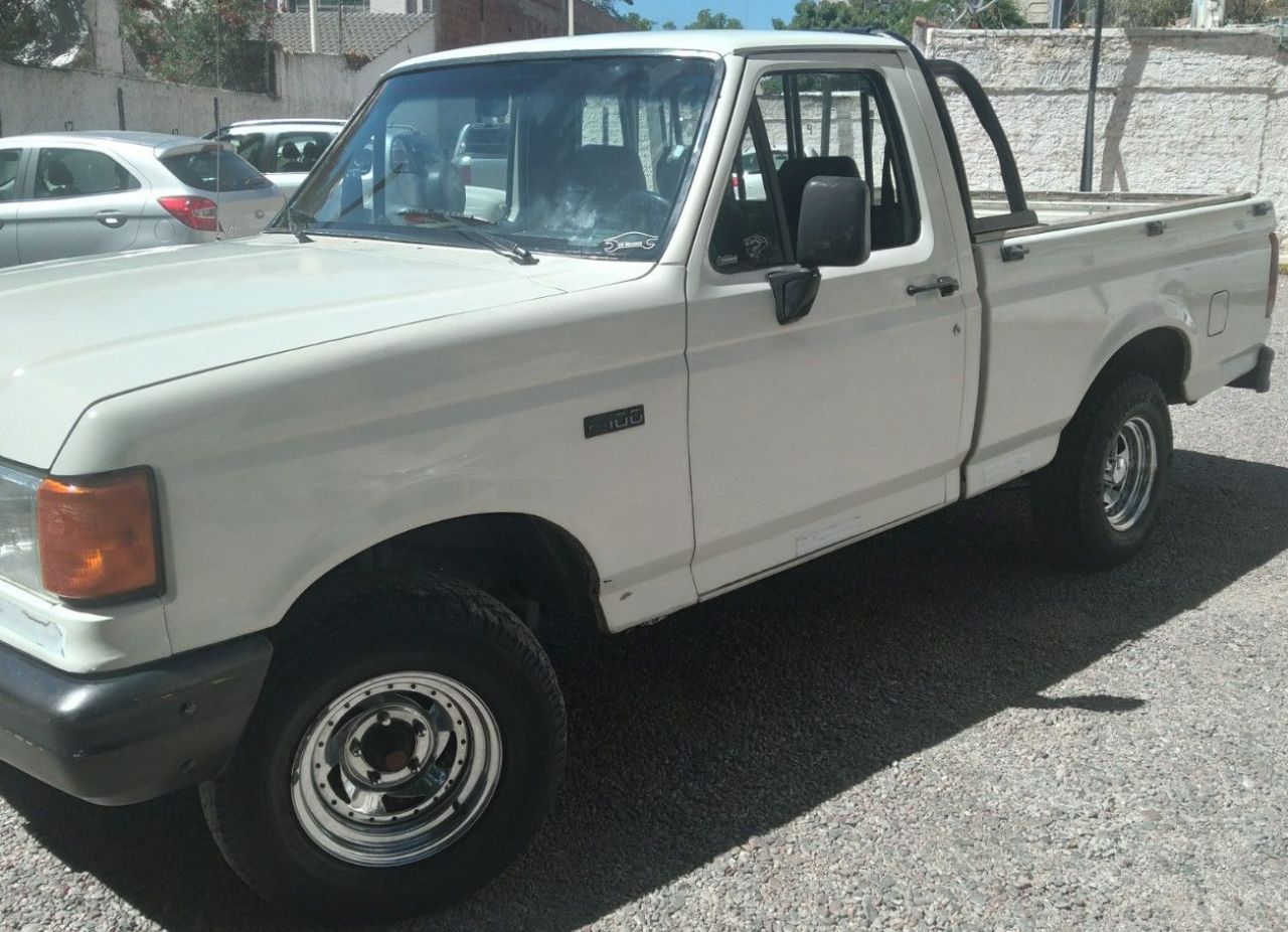 Ford F-100 Usada en Mendoza, deRuedas