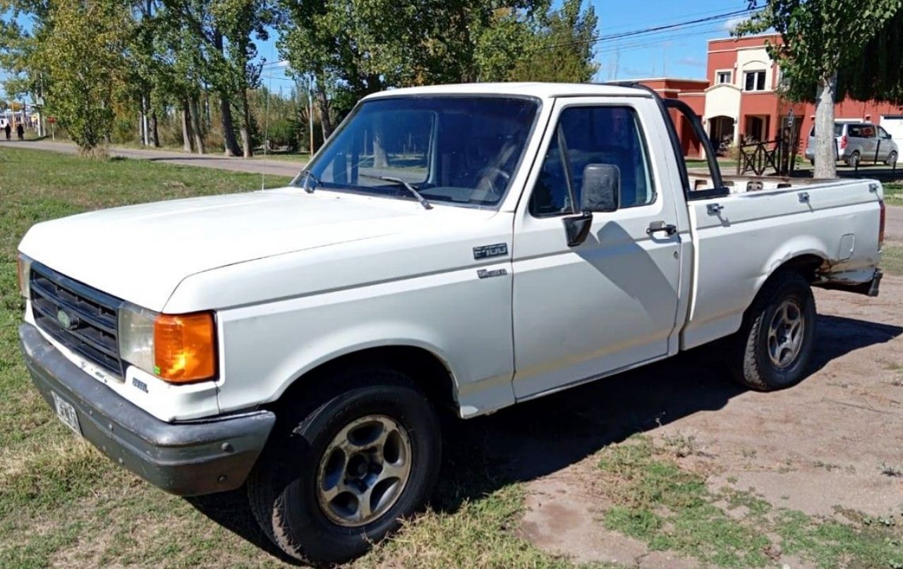 Ford F-100 Usada en Mendoza, deRuedas
