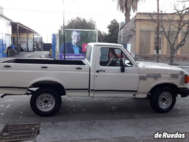 Ford F-100 Usada en Mendoza, deRuedas