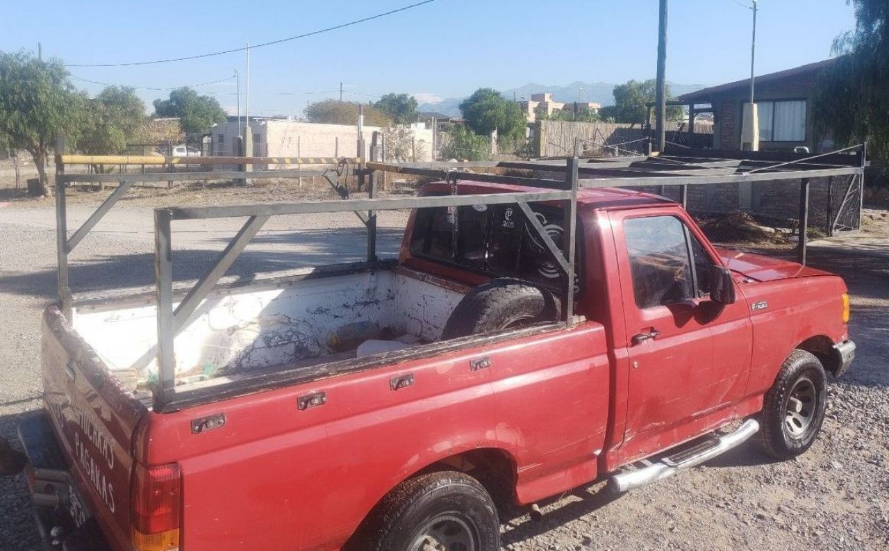 Ford F-100 Usada en Mendoza, deRuedas