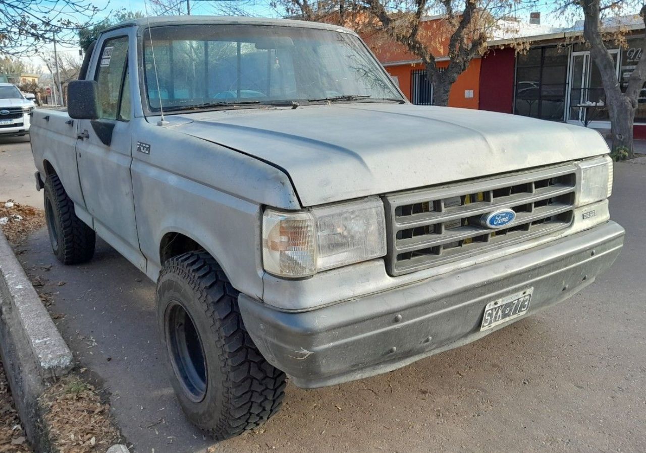 Ford F-100 Usada en Mendoza, deRuedas
