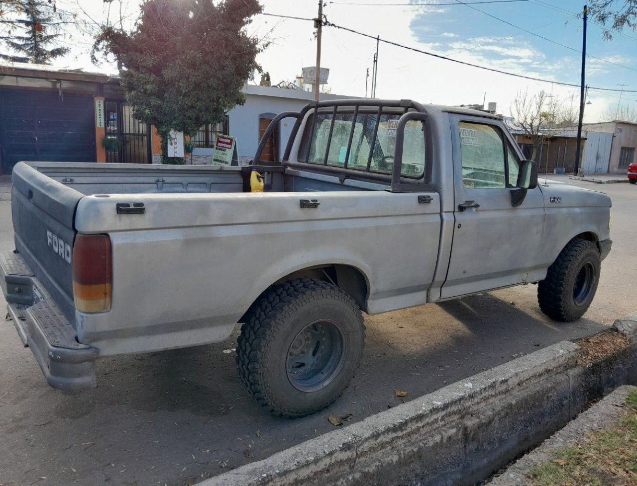 Ford F-100 Usada en Mendoza, deRuedas
