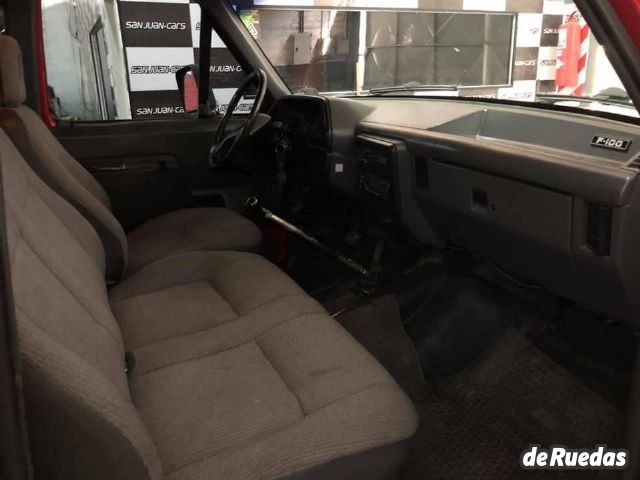 Ford F-100 Usada en San Juan, deRuedas