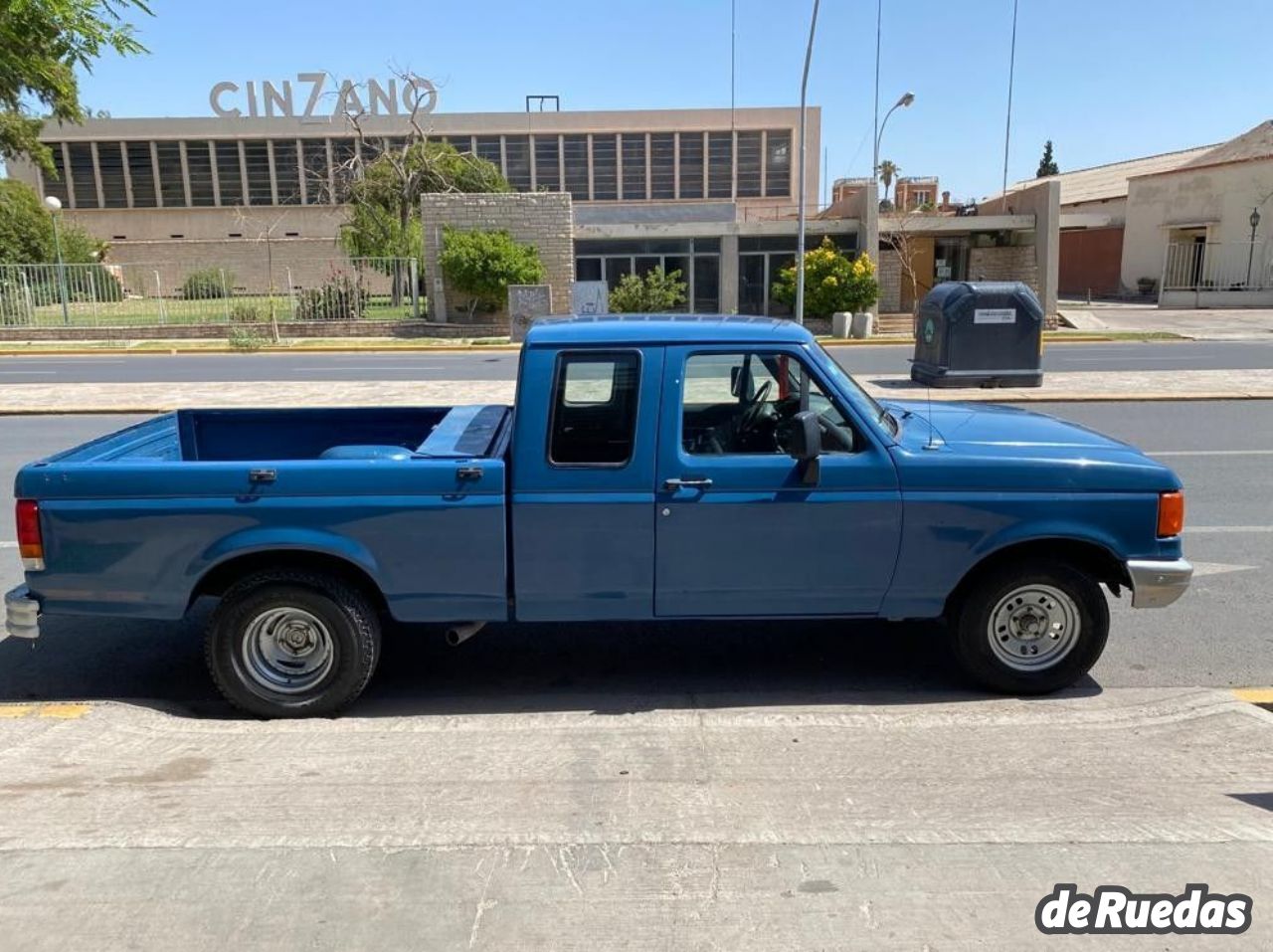 Ford F-100 Usada en San Juan, deRuedas
