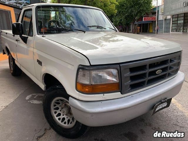 Ford F-100 Usada en Mendoza, deRuedas