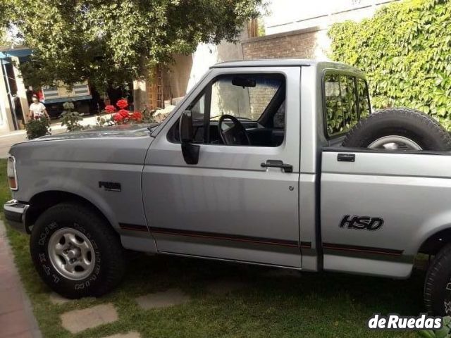 Ford F-100 Usada en Mendoza, deRuedas