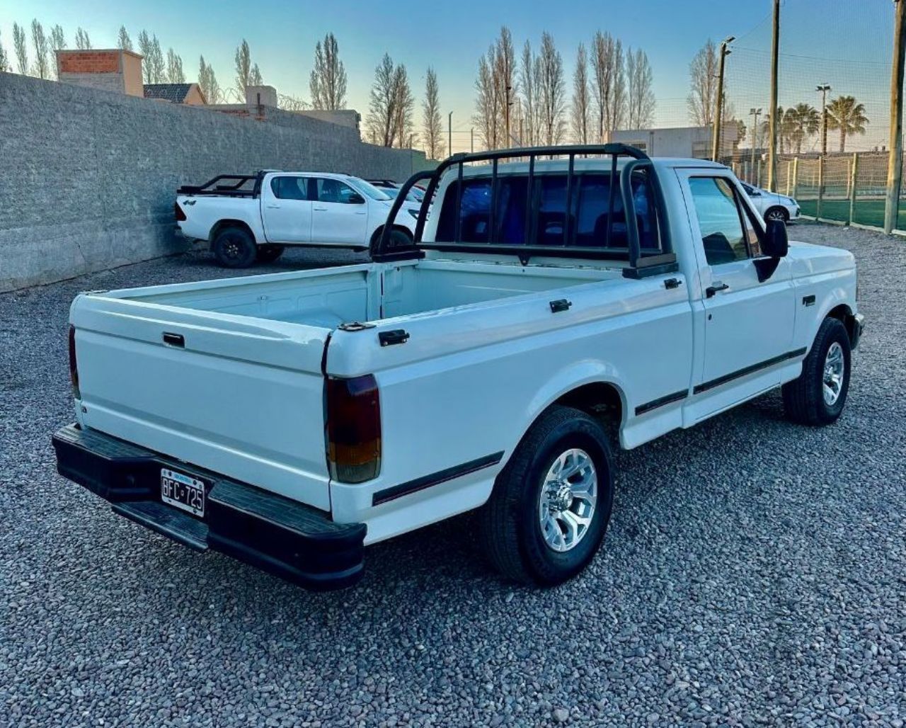 Ford F-100 Usada en Mendoza, deRuedas