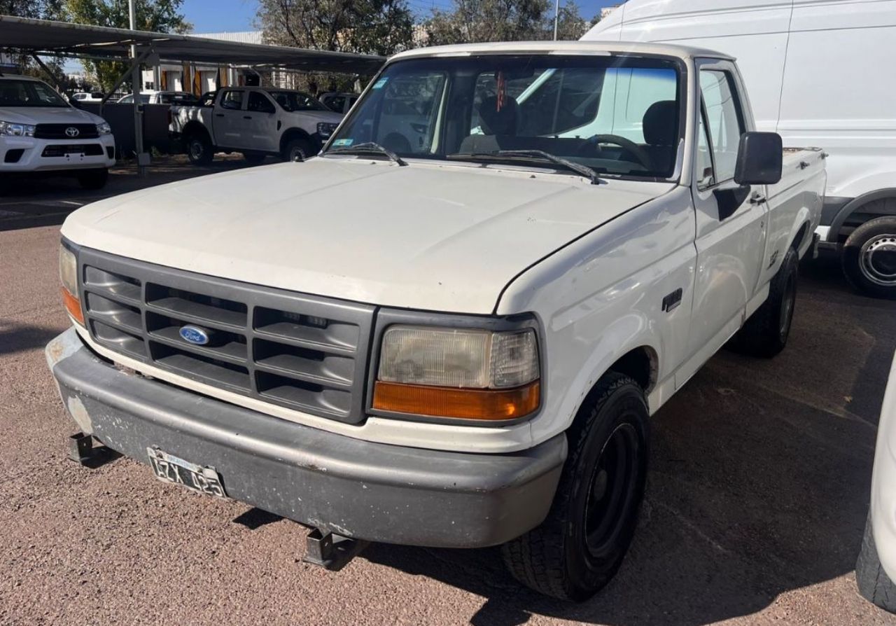 Ford F-100 Usada en Mendoza, deRuedas