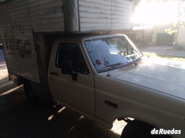 Ford F-100 Usada en Mendoza, deRuedas