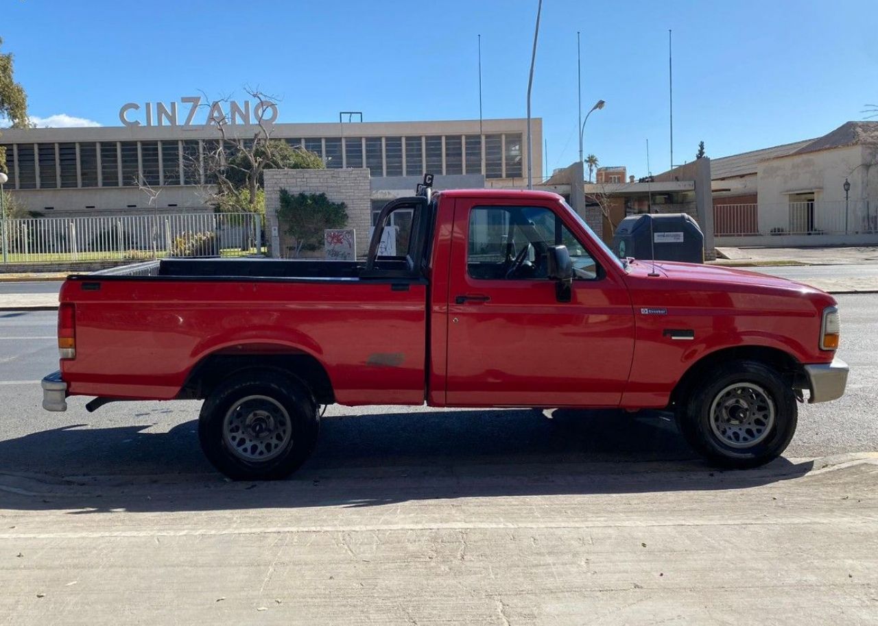 Ford F-100 Usada en San Juan, deRuedas