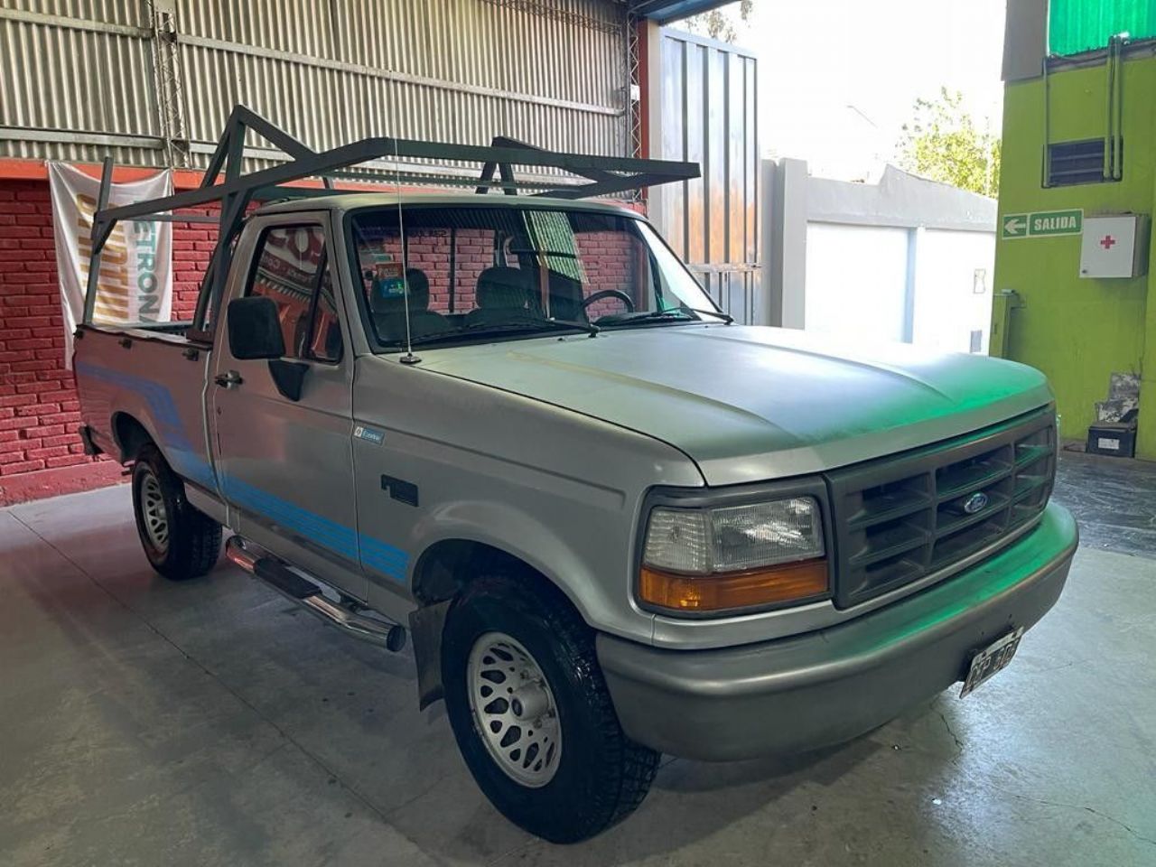 Ford F-100 Usada en San Juan, deRuedas