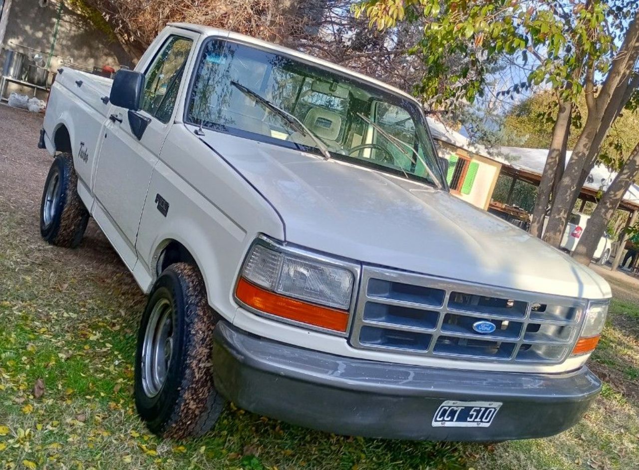 Ford F-100 Usada en Mendoza, deRuedas