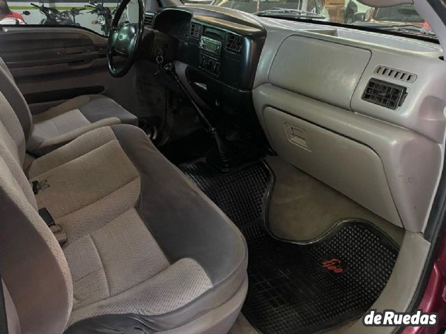 Ford F-100 Usada en San Juan, deRuedas
