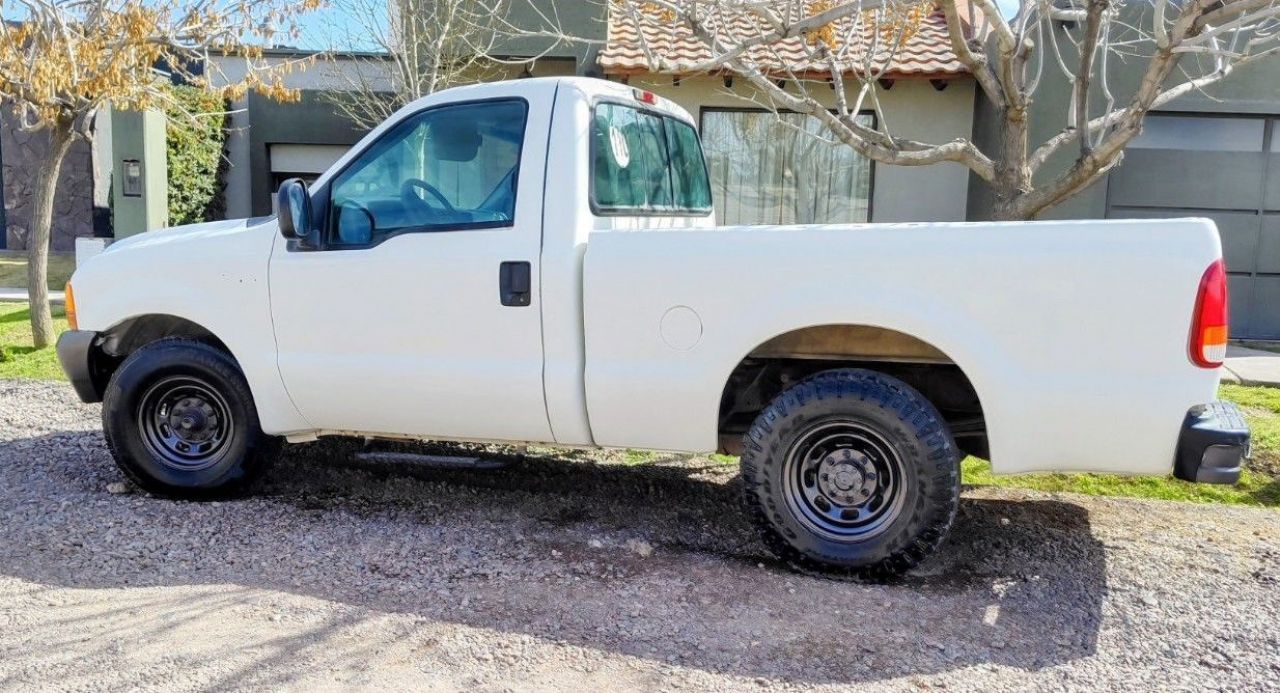 Ford F-100 Usada en Mendoza, deRuedas