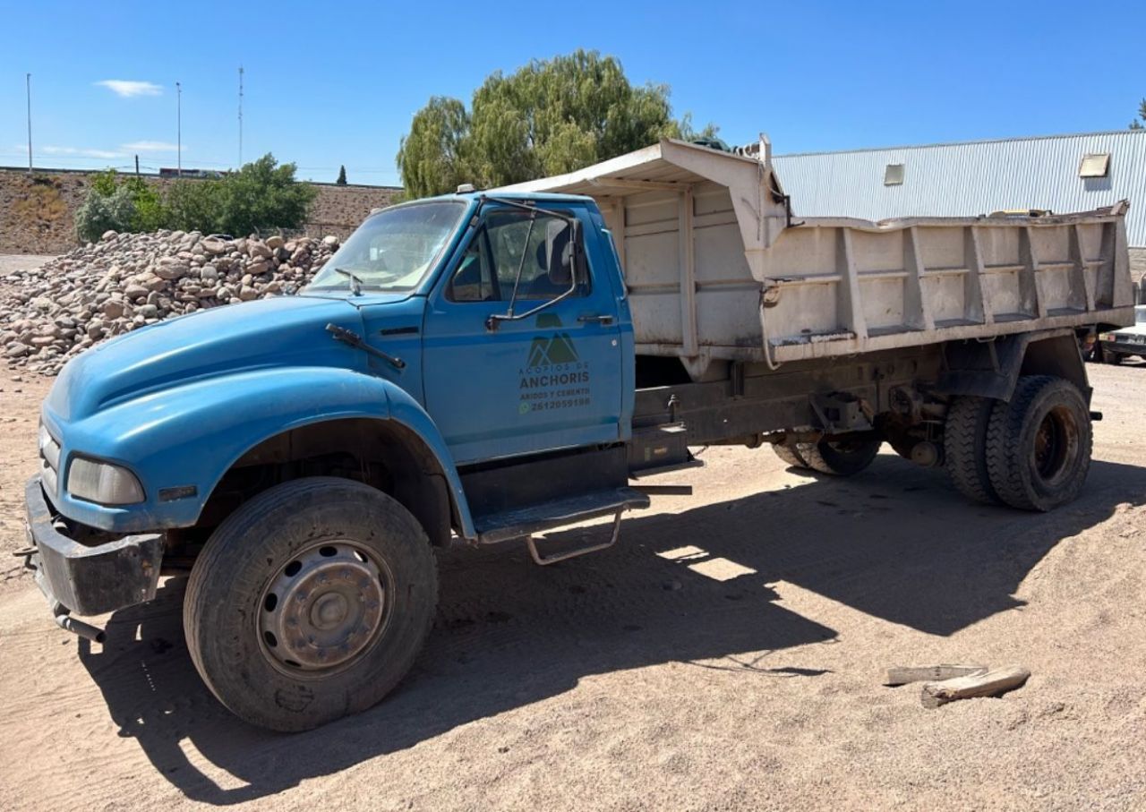 Ford F-14000 Usado en Mendoza, deRuedas