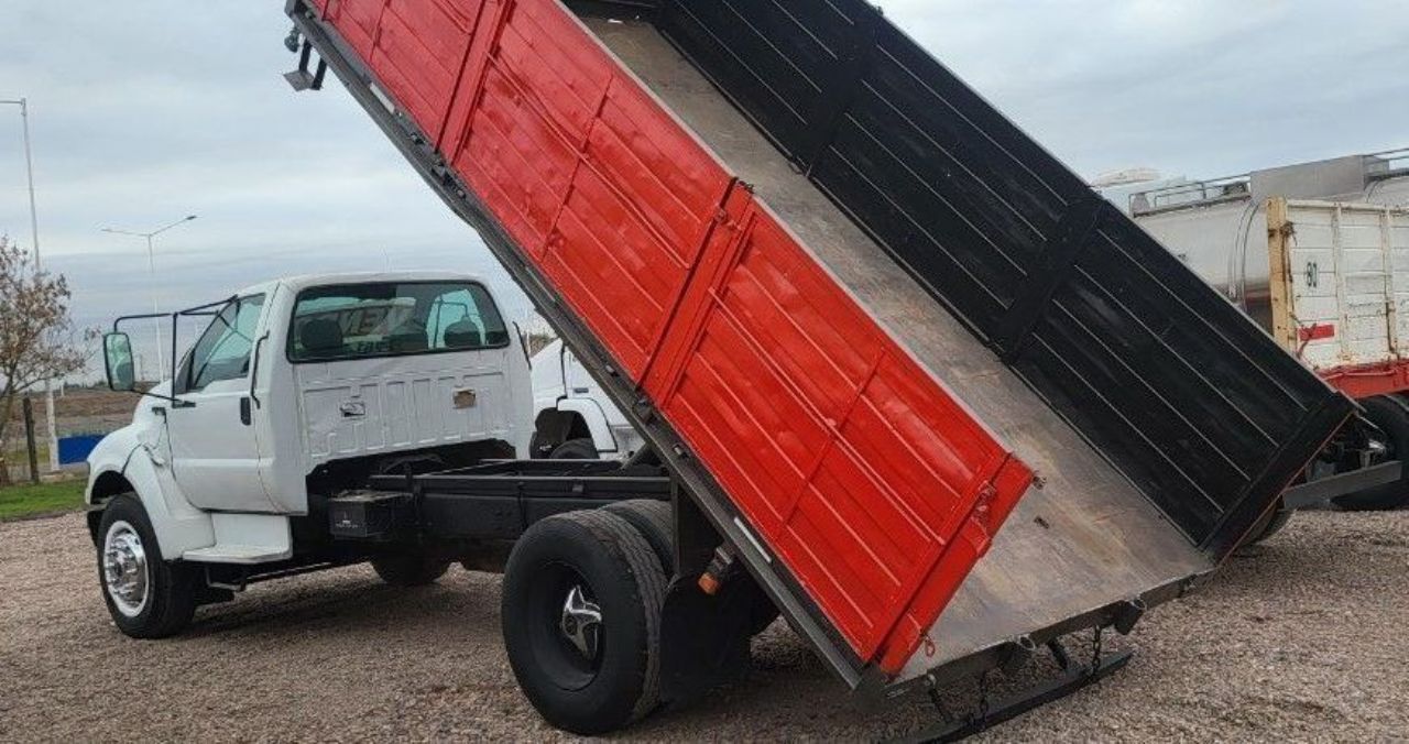 Ford F-14000 Usado en Mendoza, deRuedas