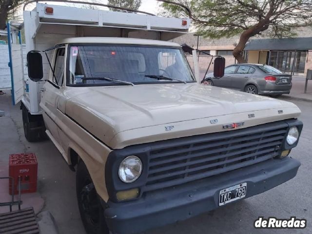 Ford F-350 Usada en Mendoza, deRuedas