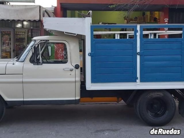 Ford F-350 Usada en Mendoza, deRuedas