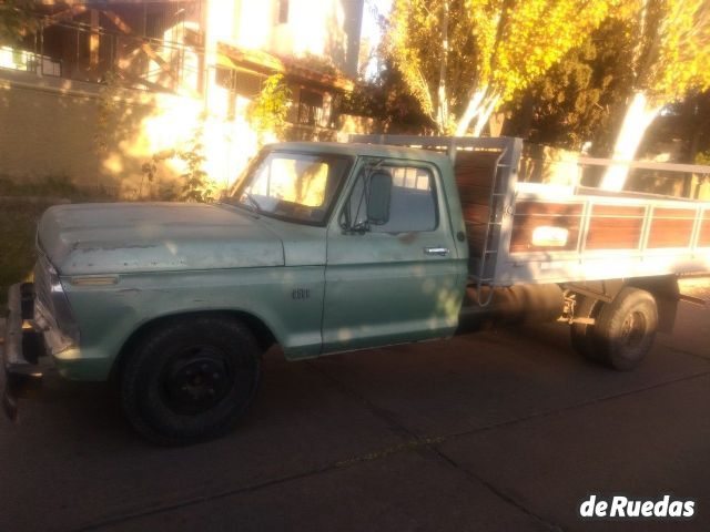 Ford F-350 Usada en Mendoza, deRuedas