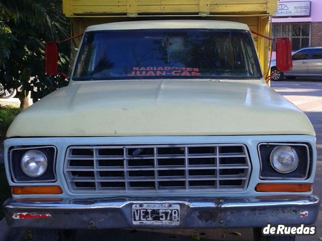 Ford F-350 Usada en Mendoza, deRuedas