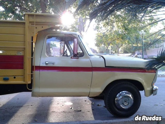 Ford F-350 Usada en Mendoza, deRuedas