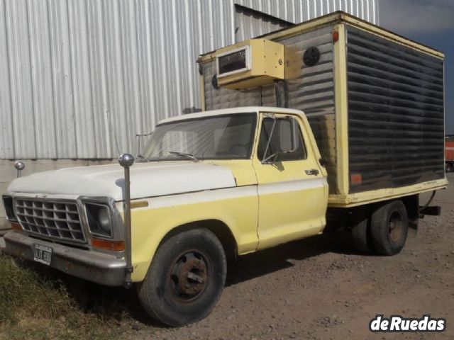 Ford F-350 Usada en Mendoza, deRuedas