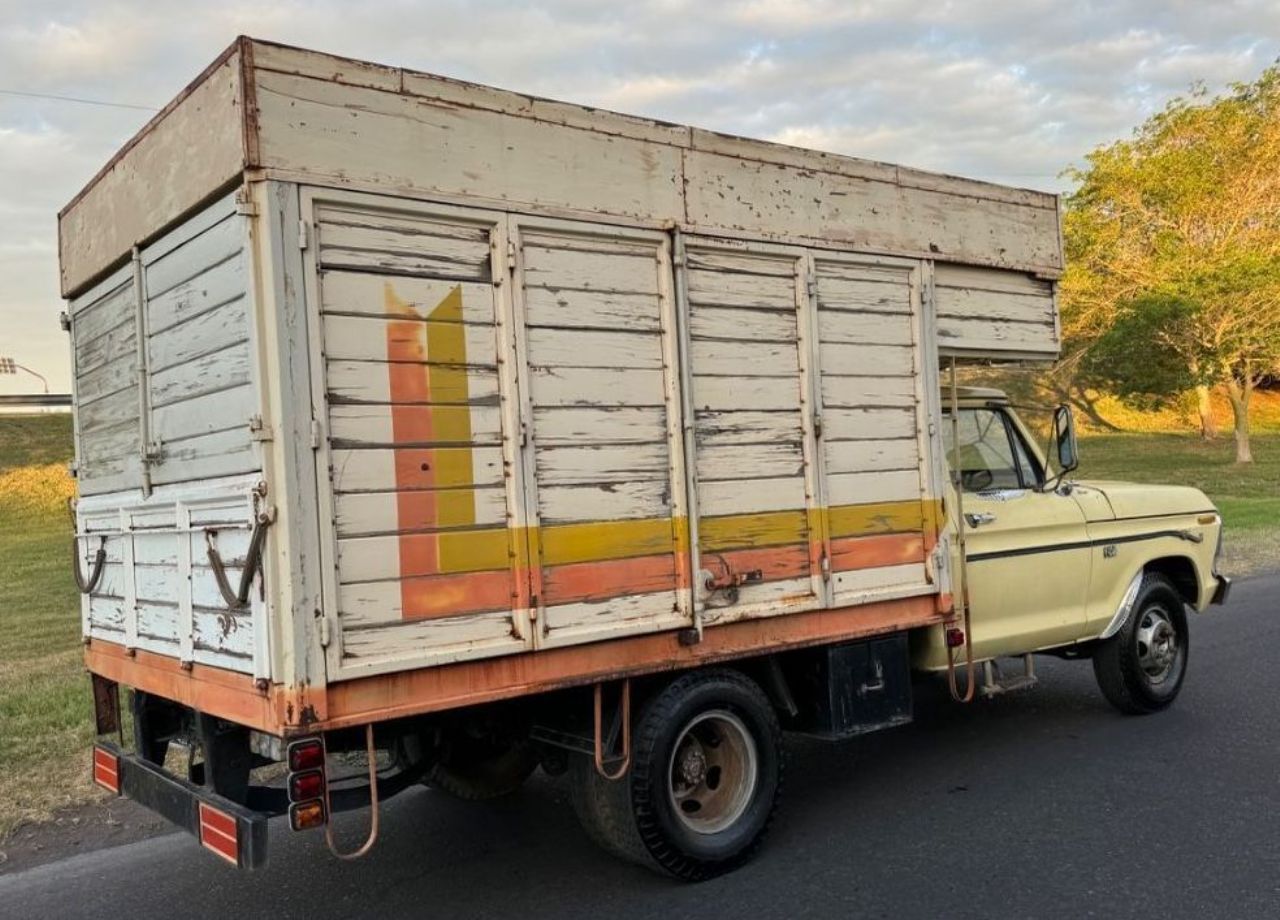 Ford F-350 Usado en San Juan, deRuedas