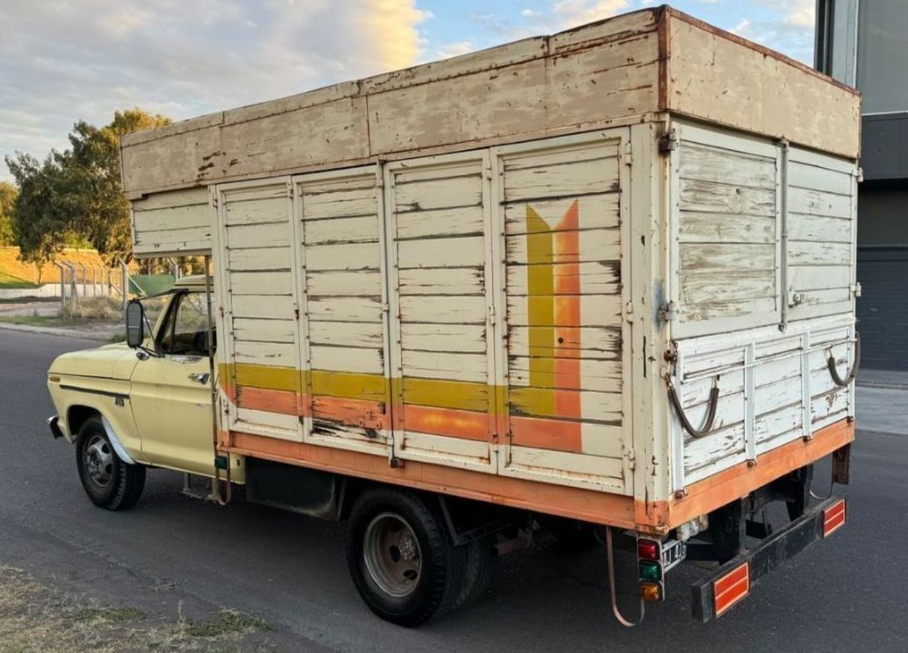 Ford F-350 Usado en San Juan, deRuedas