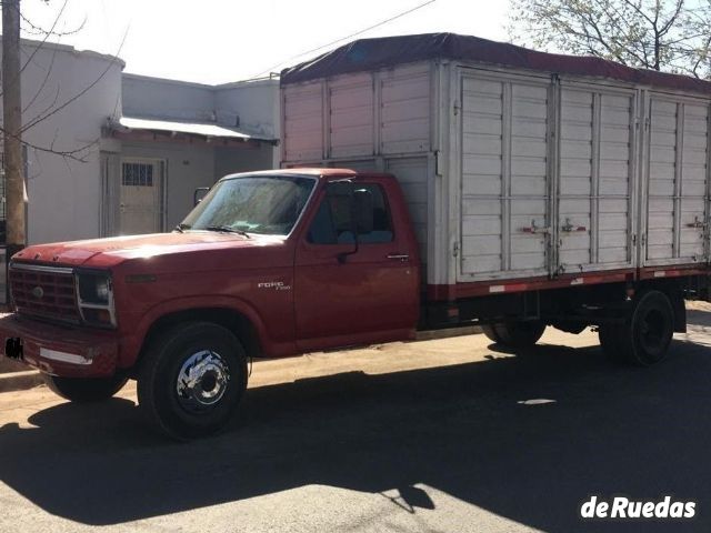 Ford F-350 Usada en Mendoza, deRuedas
