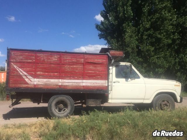 Ford F-350 Usada en Mendoza, deRuedas