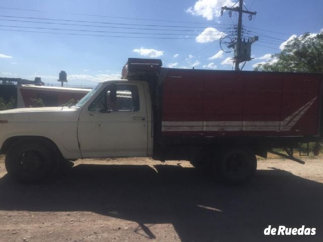 Ford F-350 Usada en Mendoza, deRuedas