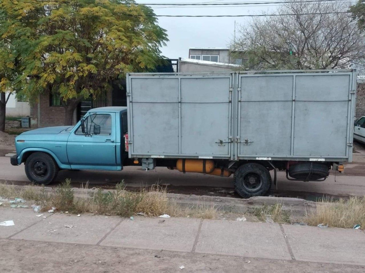 Ford F-350 Usado en Mendoza, deRuedas