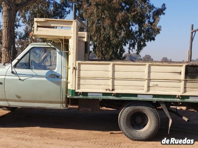 Ford F-350 Usada en Mendoza, deRuedas