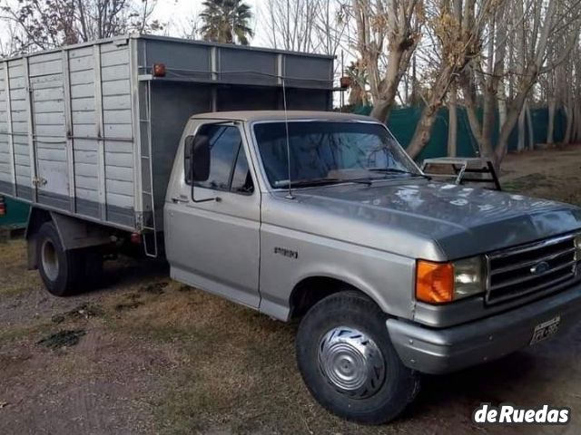 Ford F-350 Usada en Mendoza, deRuedas
