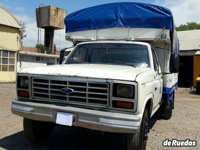 Ford F-400 Usado en Mendoza, deRuedas