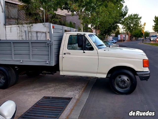Ford F-400 Usado en Mendoza, deRuedas