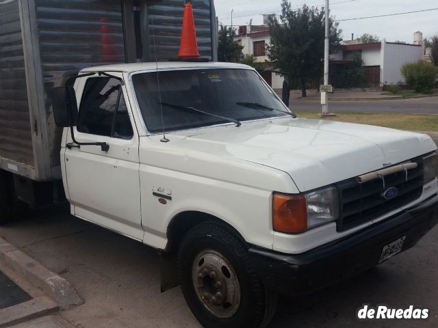 Ford F-400 Usado en Mendoza, deRuedas