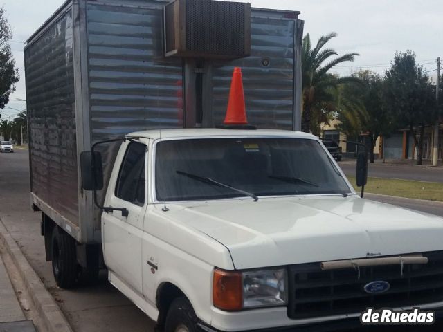 Ford F-400 Usado en Mendoza, deRuedas
