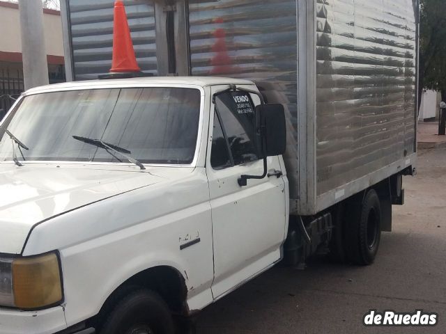 Ford F-400 Usado en Mendoza, deRuedas