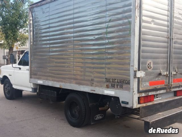 Ford F-400 Usado en Mendoza, deRuedas