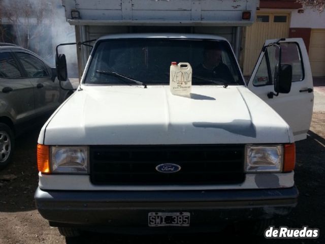 Ford F-4000 Usado en Mendoza, deRuedas