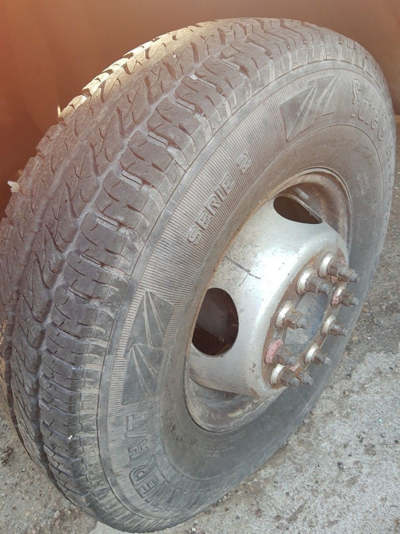 Ford F-4000 Usado en Mendoza, deRuedas