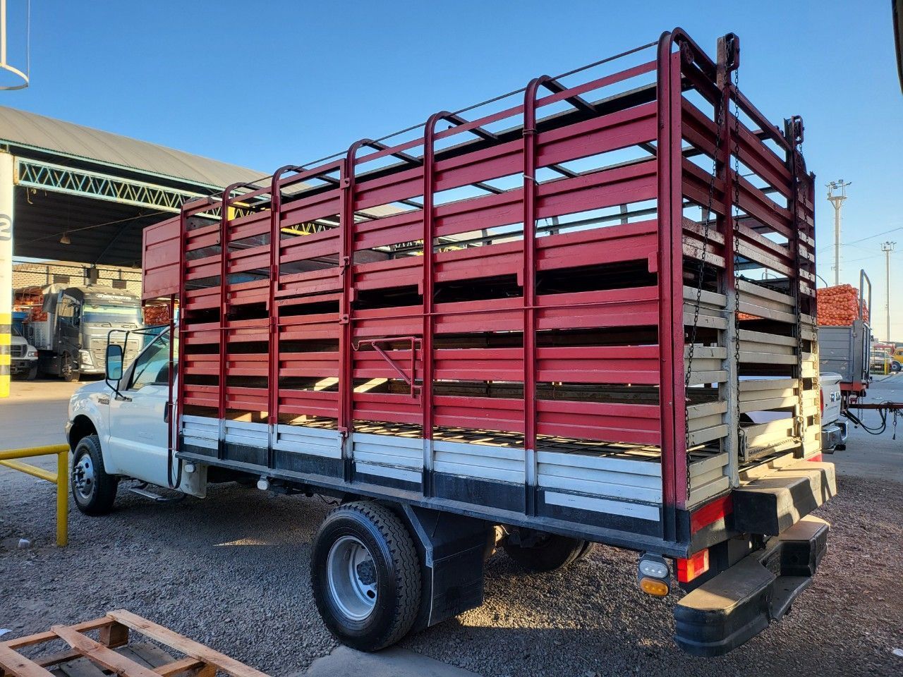 Ford F-4000 Usado en Mendoza, deRuedas