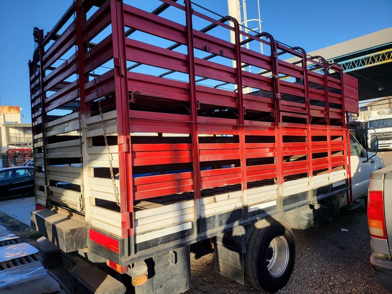 Ford F-4000 Usado en Mendoza, deRuedas