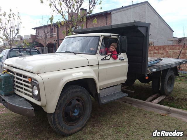 Ford F-6000 Usado en Mendoza, deRuedas