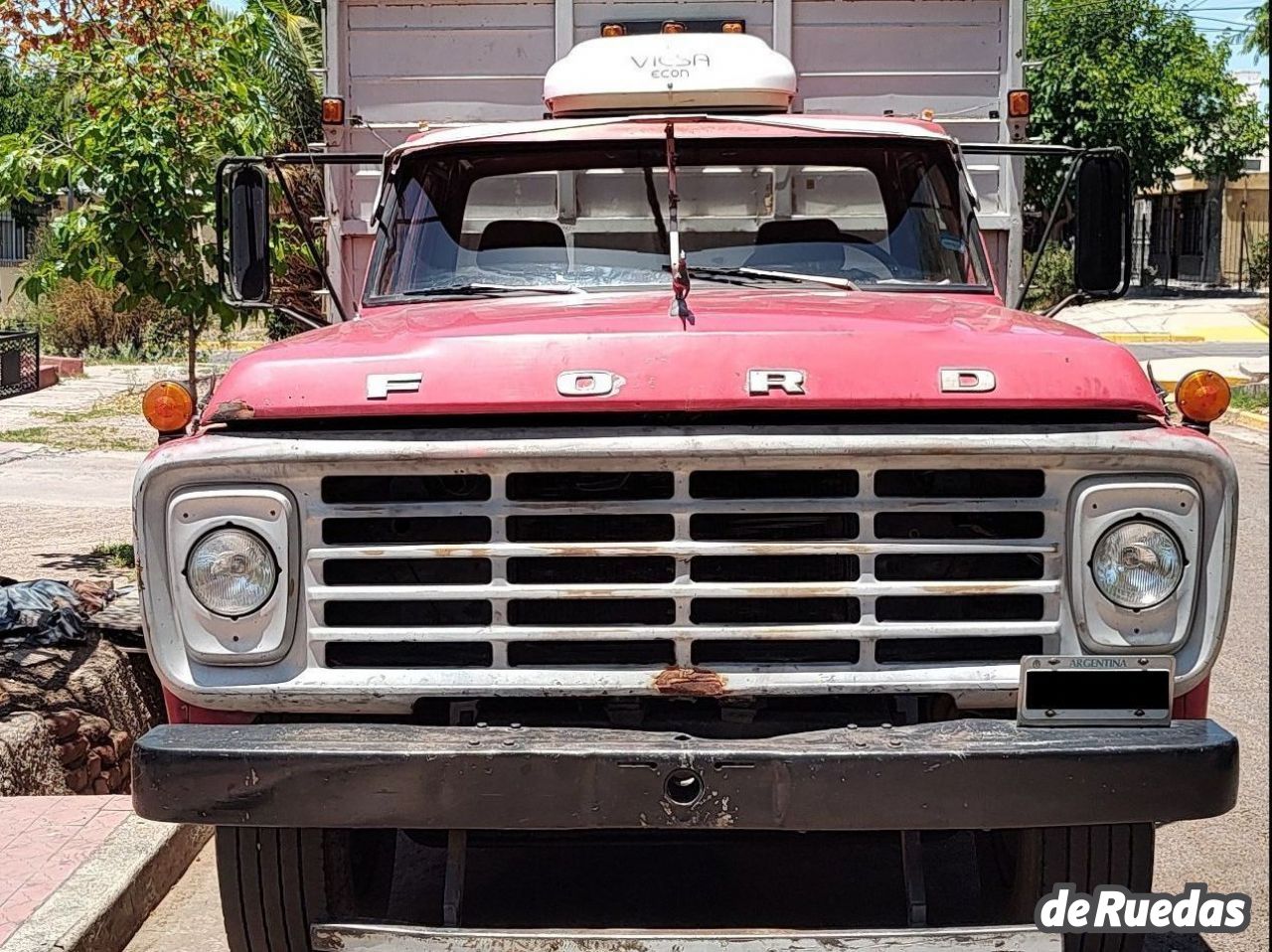 Ford F-7000 Usado en Mendoza, deRuedas