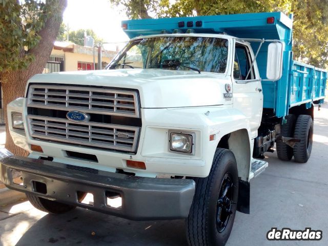 Ford F-7000 Usado en Mendoza, deRuedas