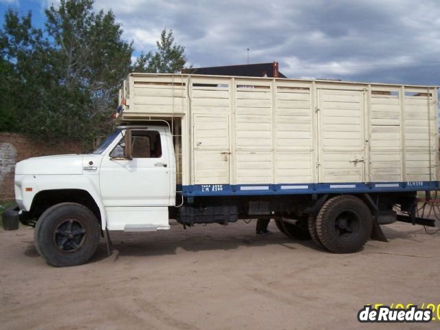 Ford F-7000 Usado en Mendoza, deRuedas